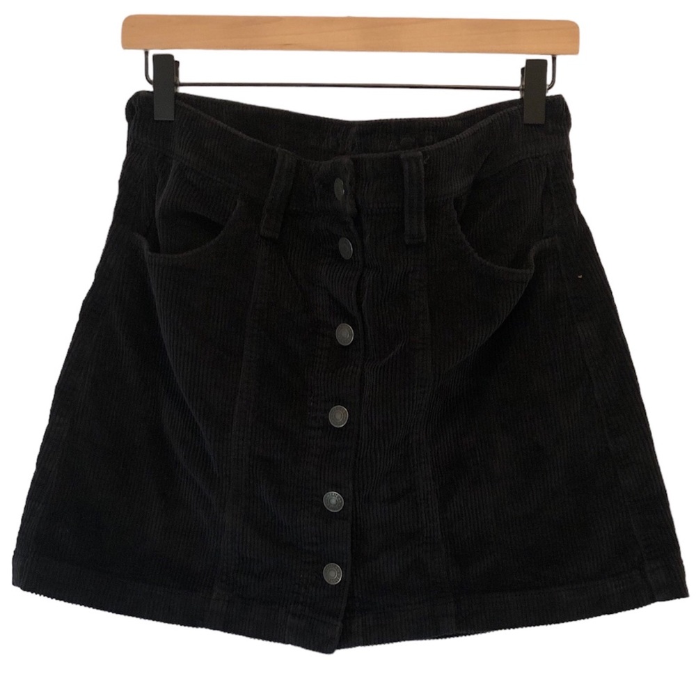 AE Corduroy Button Up Skirt In Color Black Size 6.